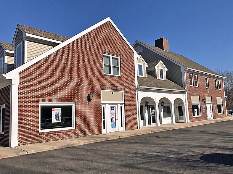 67 Federal Rd, Brookfield, CT for lease - Building Photo - Image 1 of 2