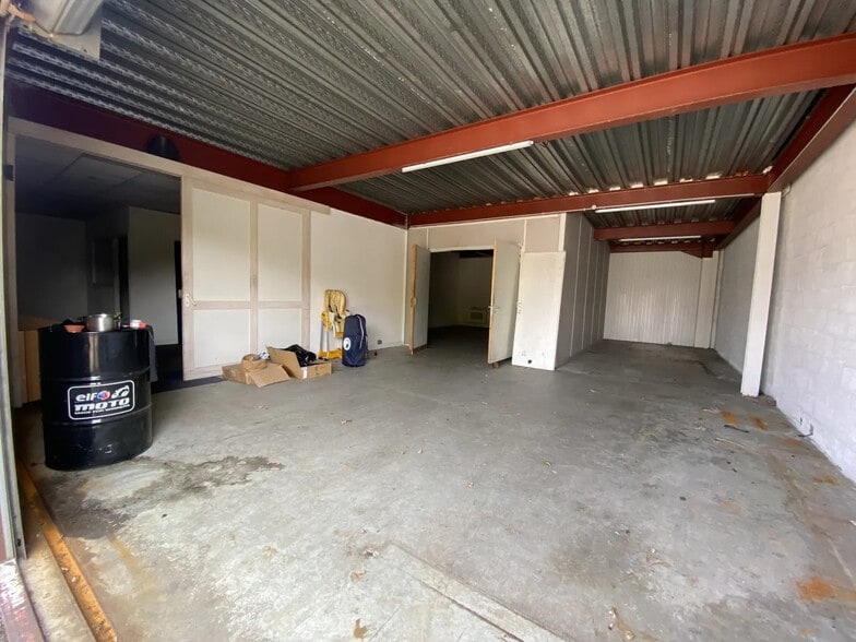 23 Rue Saint-Exupéry, Eysines for lease - Interior Photo - Image 2 of 6