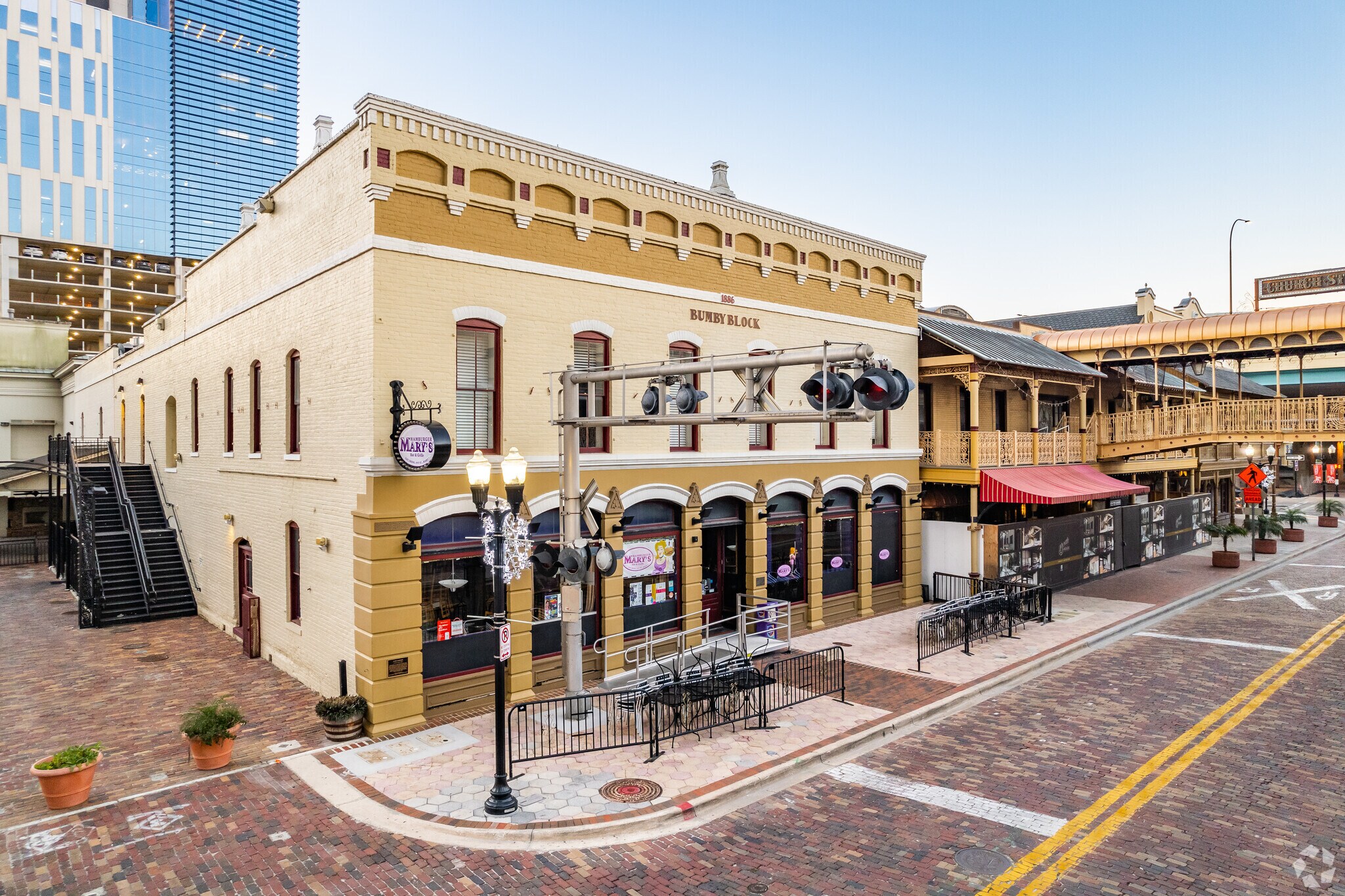 110 W Church St, Orlando, FL à louer Photo du bâtiment- Image 1 de 12