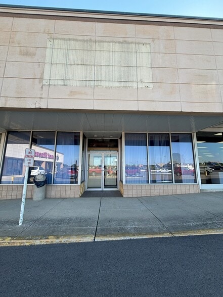 718 N 12th St, Murray, KY for lease - Building Photo - Image 3 of 21