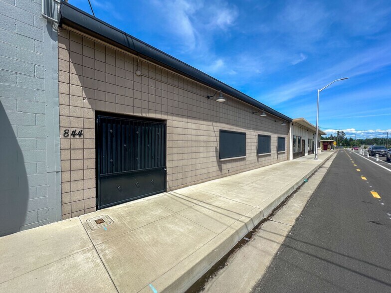 840-844 Butte St, Redding, CA for lease - Building Photo - Image 2 of 7