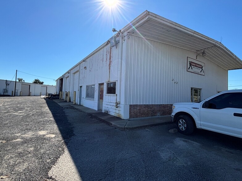 4185 Chitwood Dr, North Charleston, SC for lease - Building Photo - Image 3 of 3