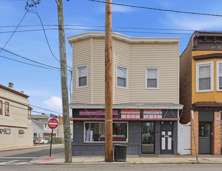 598 Van Houten Ave, Clifton, NJ for sale - Building Photo - Image 2 of 29