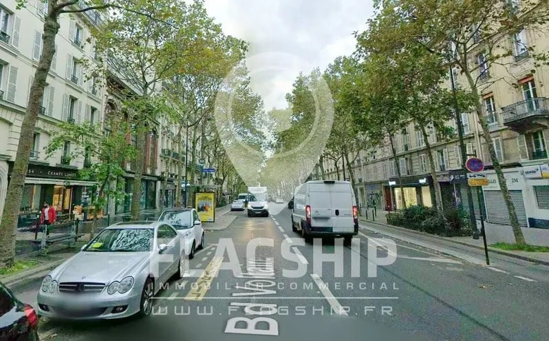Retail in Paris for lease - Building Photo - Image 1 of 3