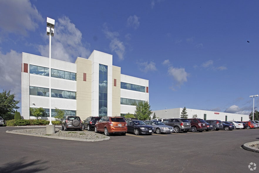 175 Hillmount Rd, Markham, ON for lease - Primary Photo - Image 1 of 3