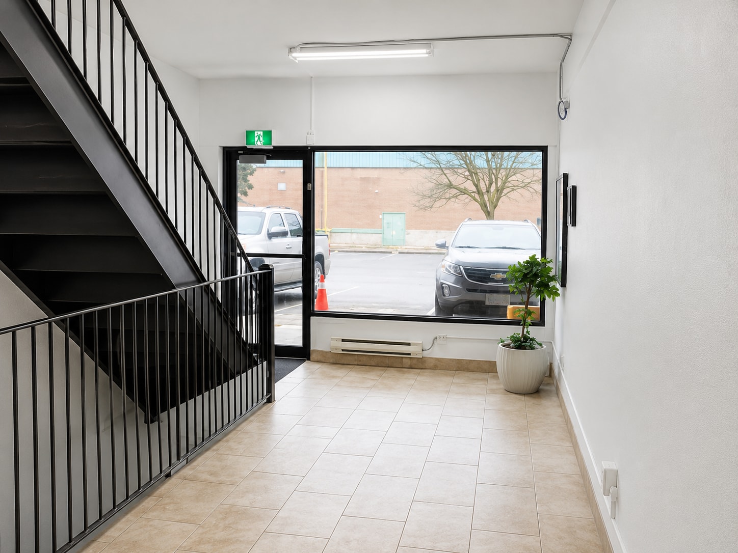 640-650 King St E, Oshawa, ON for lease Interior Photo- Image 1 of 9