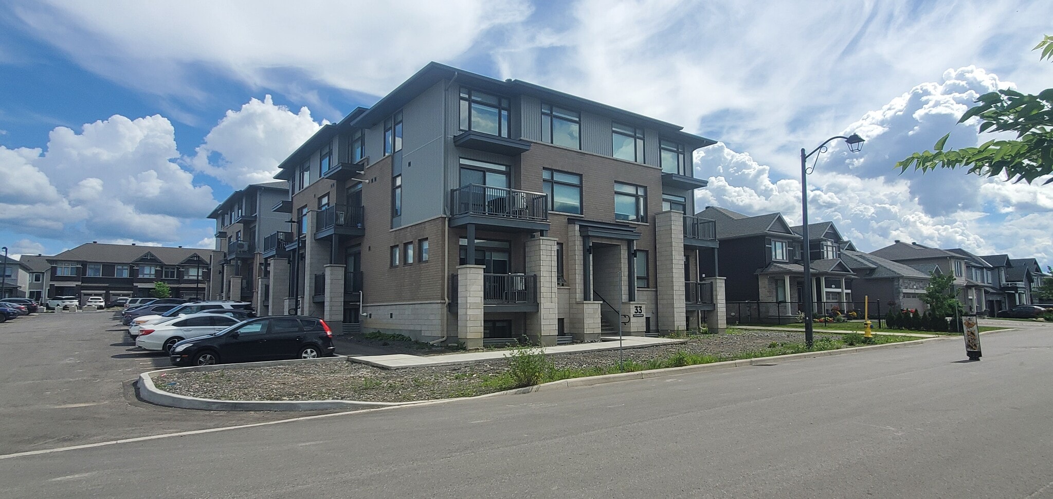 33 Salamander Way, Ottawa, ON à vendre Photo du bâtiment- Image 1 de 13