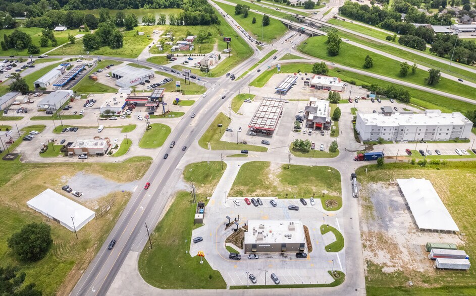 13496 Highway 73, Geismar, LA à vendre - Photo du bâtiment - Image 3 de 7