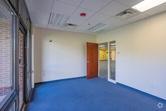 6301 Waterford Blvd, Oklahoma City, OK for lease Interior Photo- Image 2 of 10