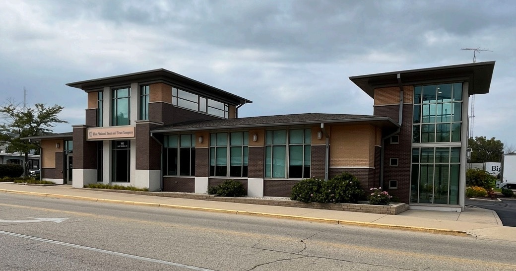 190 E Geneva St, Elkhorn, WI for sale Building Photo- Image 1 of 3