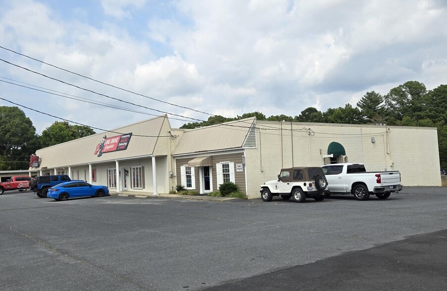 2013-2017 S Fayetteville St, Asheboro, NC à vendre - Photo du bâtiment - Image 1 de 5