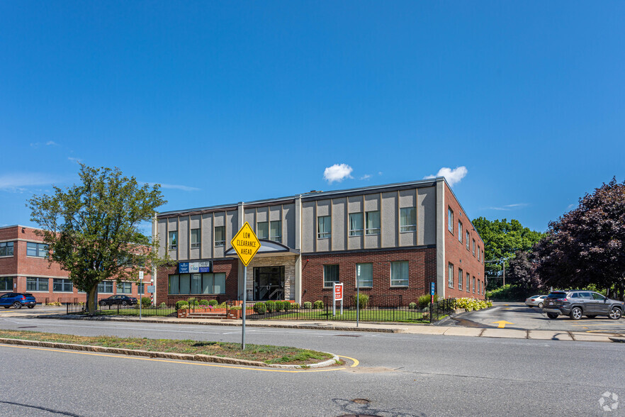 375 Concord Ave, Belmont, MA for lease - Building Photo - Image 2 of 5