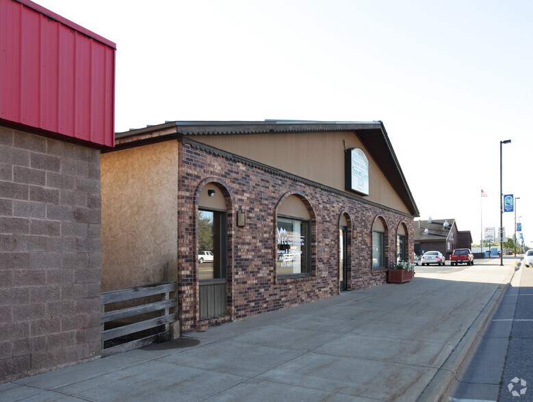 208 N Rum River Dr, Princeton, MN à vendre - Photo du bâtiment - Image 3 de 3