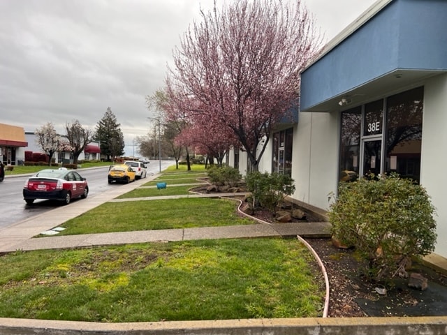 38 Commerce Pl, Vacaville, CA for lease - Building Photo - Image 2 of 3