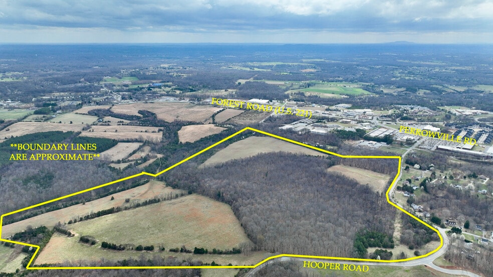 1432 Hooper Rd, Forest, VA for sale - Primary Photo - Image 1 of 4