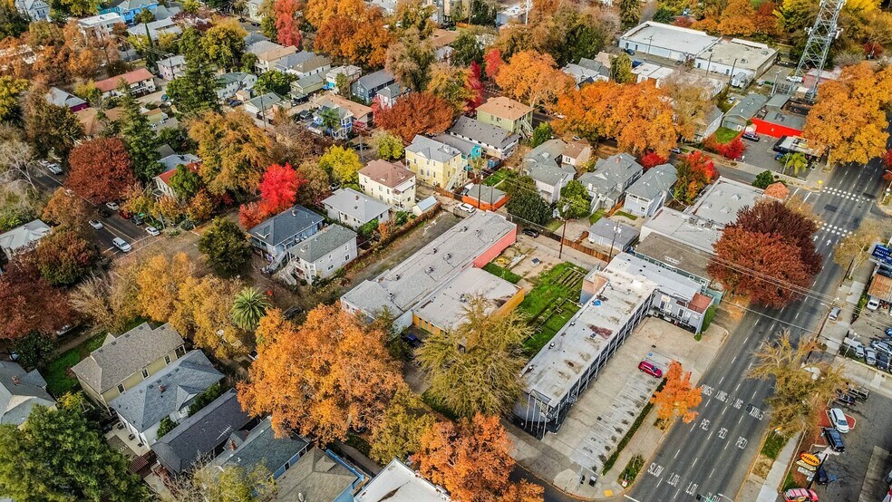 1517 E St, Sacramento, CA à vendre - Vidéo sur l’inscription commerciale - Image 3 de 34