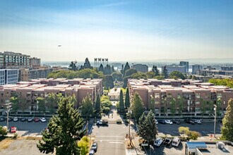 400-420 W 8th St, Vancouver, WA - AERIAL  map view