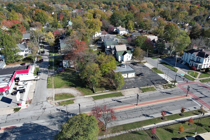 714 Middle Ave, Elyria, OH à vendre - Photo du bâtiment - Image 3 de 6