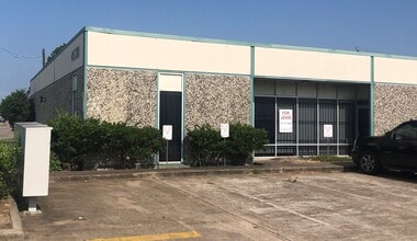 4530 W 34th St, Houston, TX for lease Building Photo- Image 1 of 1