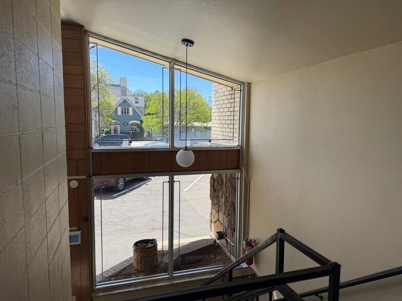 1735 E 17th Ave, Denver, CO à louer - Photo du bâtiment - Image 3 de 25