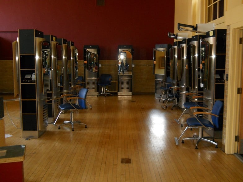 1034 S 18th St, Manitowoc, WI for lease - Building Photo - Image 2 of 28