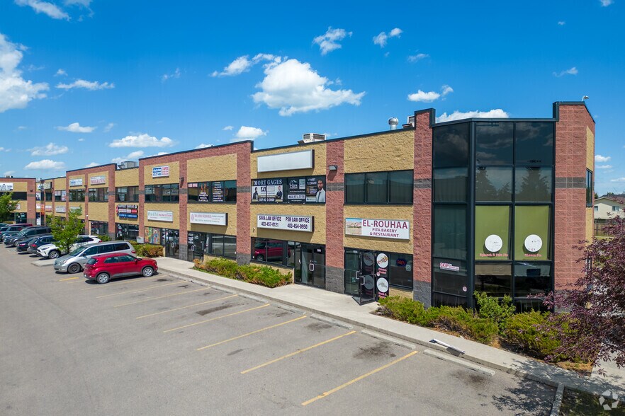 7 Westwinds Cres NE, Calgary, AB à vendre - Photo du bâtiment - Image 2 de 15