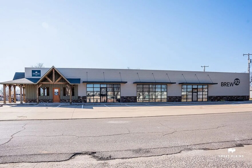 204 S Broadway Ave, Hinton, OK à vendre - Photo du bâtiment - Image 3 de 27