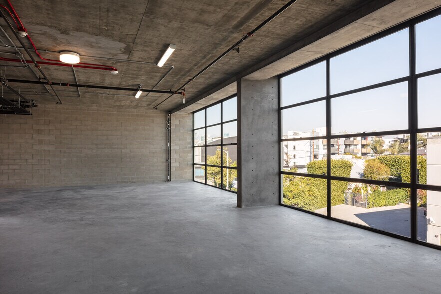 743 Seward St, Los Angeles, CA à louer - Photo intérieure - Image 3 de 26
