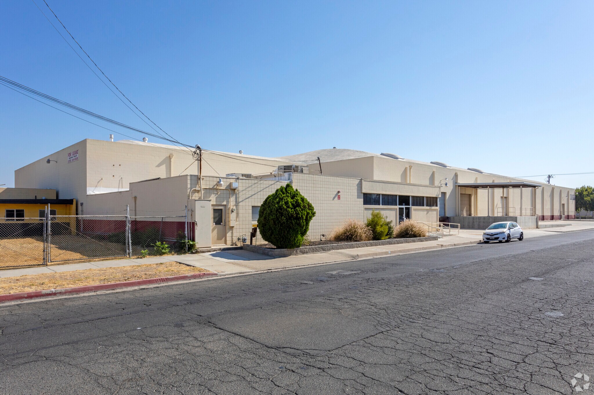 855 W 15th St, Merced, CA à louer Photo du bâtiment- Image 1 de 3