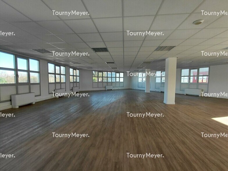 71 Place Vauban, Montpellier for lease - Interior Photo - Image 3 of 8