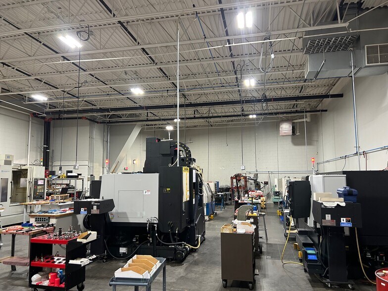 4264-4280 E Norex Dr, Chaska, MN for lease - Building Photo - Image 2 of 17