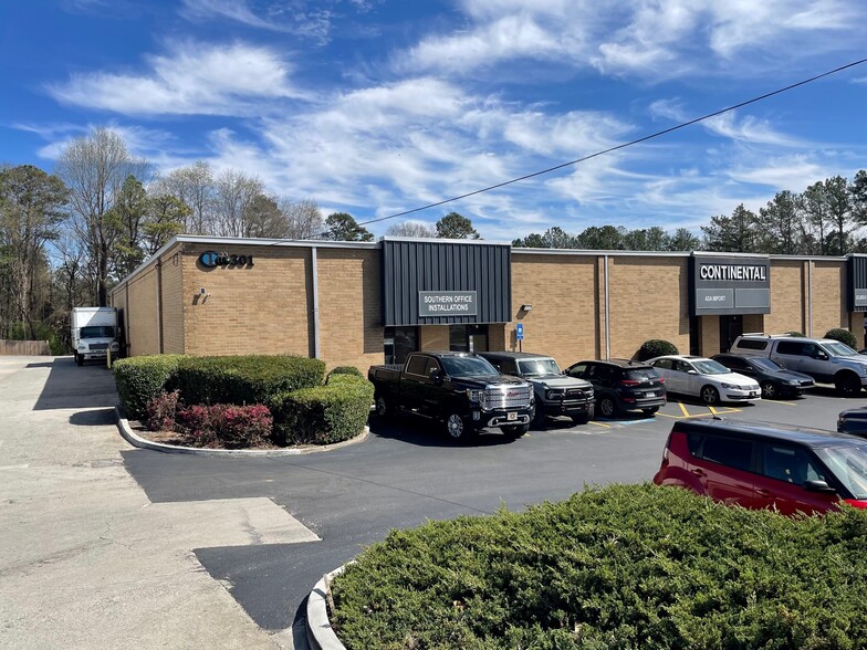 4301 Pleasantdale Rd, Doraville, GA for lease - Primary Photo - Image 1 of 3