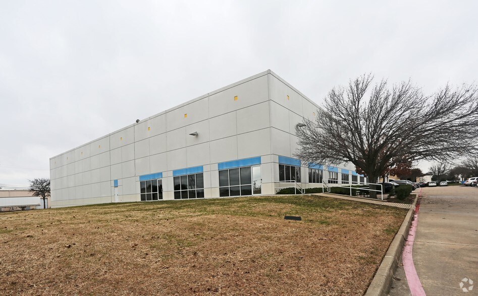 1400 10th St, Plano, TX à louer - Photo du bâtiment - Image 2 de 3