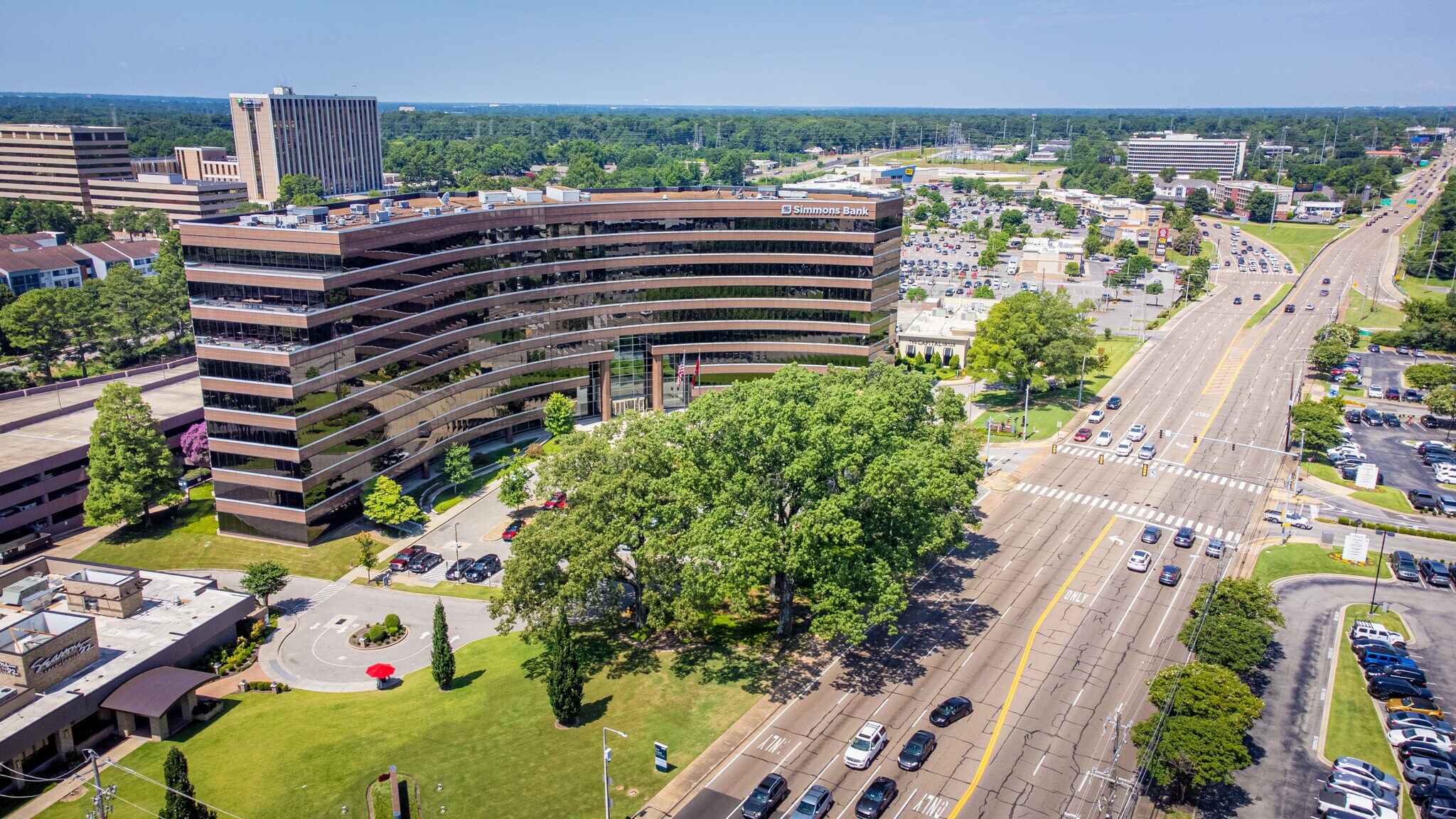 6075 Poplar Ave, Memphis, TN à louer Photo du bâtiment- Image 1 de 23