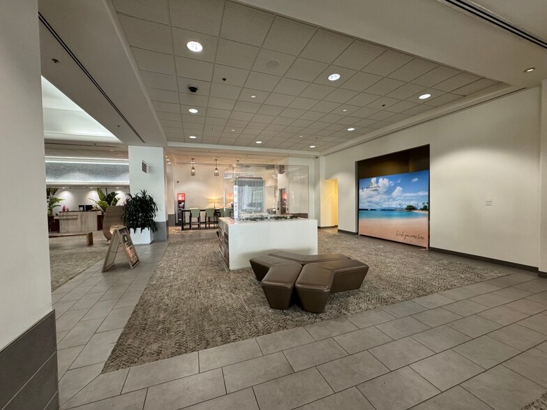 410 Atkinson Dr, Honolulu, HI à vendre - Photo du bâtiment - Image 2 de 13