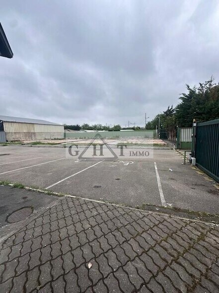 Land in Vigneux Sur Seine for sale - Building Photo - Image 2 of 7