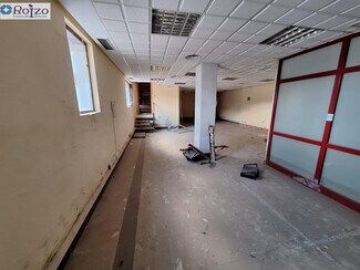 Plus de détails pour Multi-résidentiel à vendre