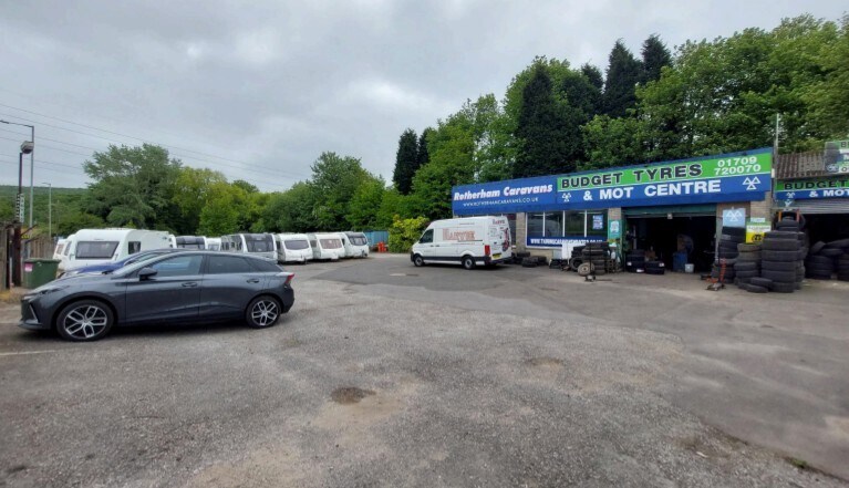 Bawtry Rd, Brinsworth à louer - Photo principale - Image 2 de 2