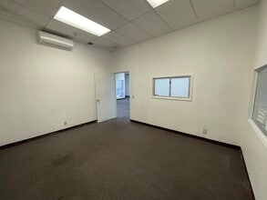 2290 Alahao Pl, Honolulu, HI à louer Photo intérieure- Image 2 de 4