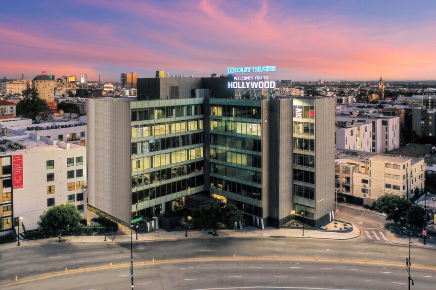 1800 N Highland Ave, Los Angeles, CA à louer - Photo du bâtiment - Image 3 de 6