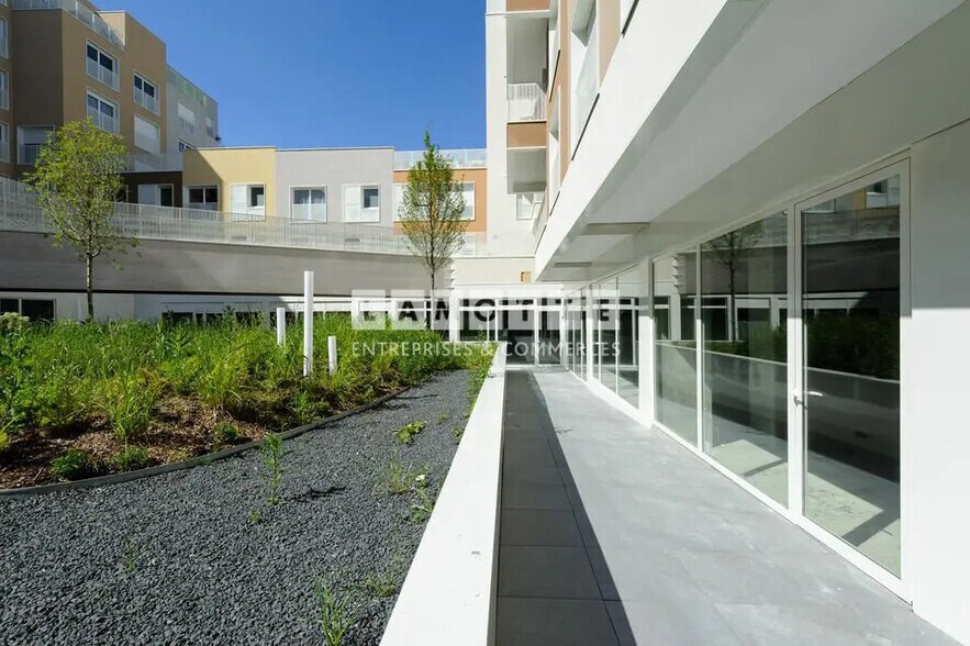 Commerce de détail dans Ivry-sur-Seine à vendre - Photo du bâtiment - Image 2 de 5