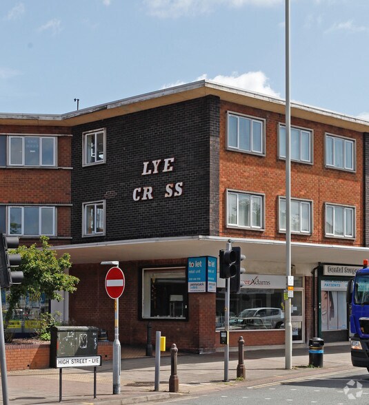 1-5 High St, Stourbridge à louer - Photo du bâtiment - Image 1 de 12