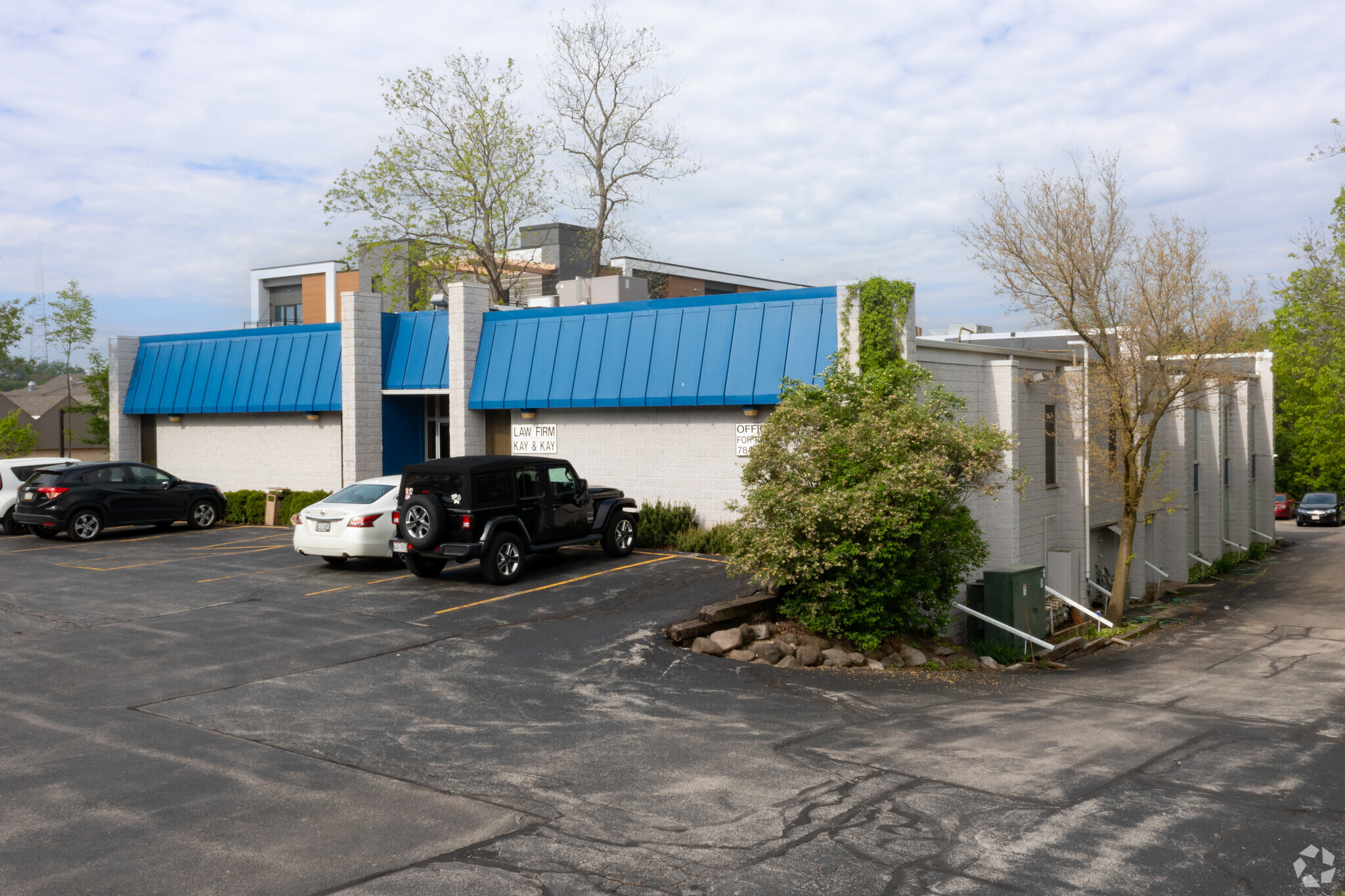 675 N Brookfield Rd, Brookfield, WI for sale Building Photo- Image 1 of 1