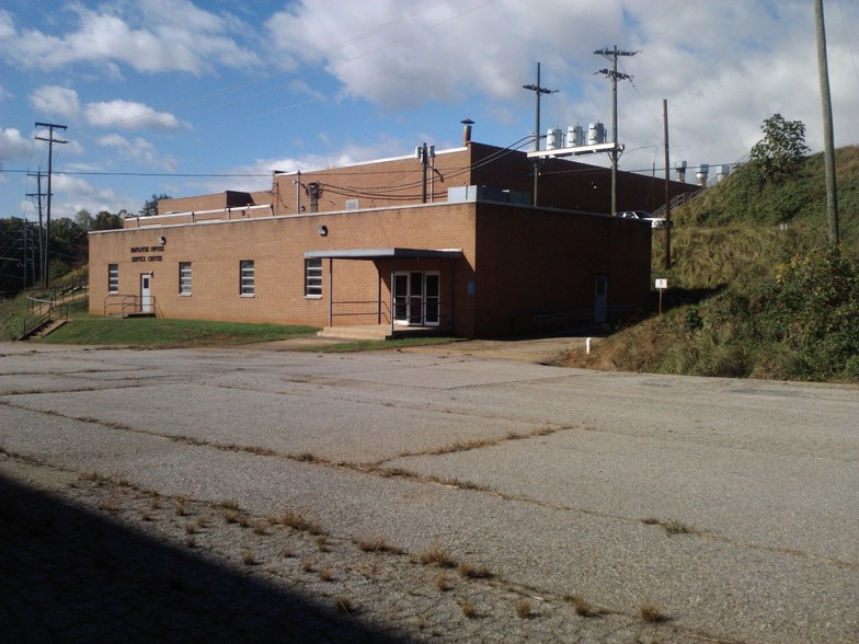 850 Hooker St, Martinsville, VA for lease - Building Photo - Image 3 of 9