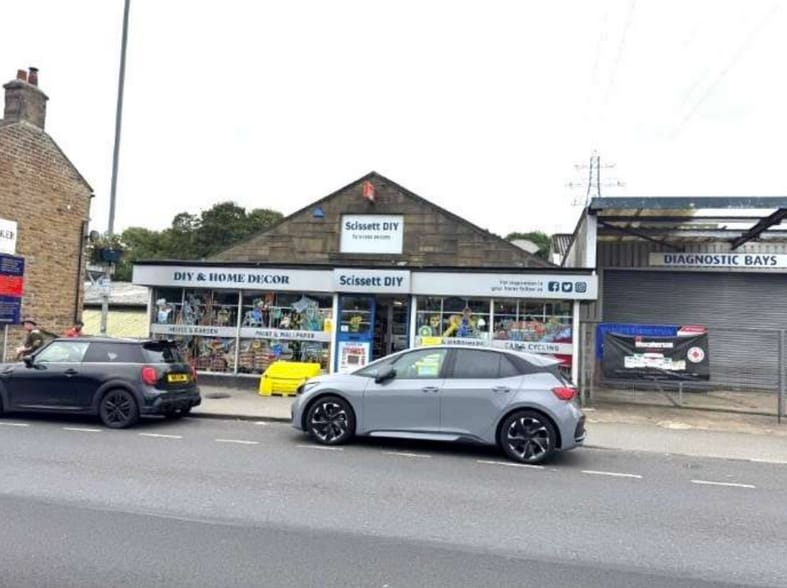 141 Wakefield Rd, Huddersfield for sale - Primary Photo - Image 1 of 1