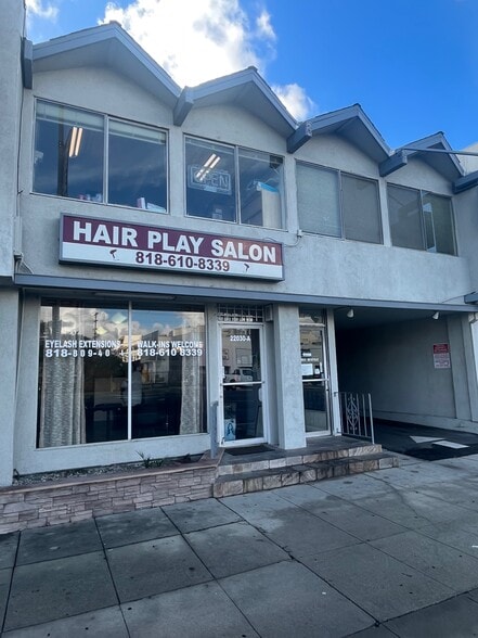 22026-22030 Ventura Blvd, Woodland Hills, CA for lease - Building Photo - Image 2 of 6