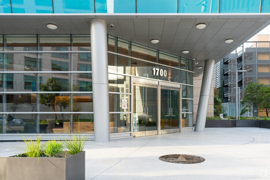 1700 Owens St, San Francisco, CA à louer - Photo du bâtiment - Image 3 de 5