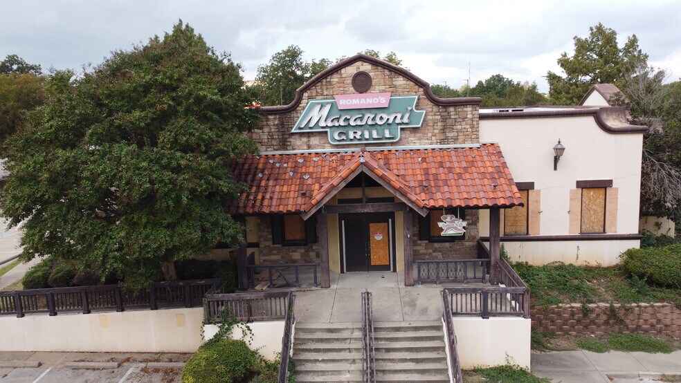 7205 N Central Expy, Plano, TX à louer - Photo du bâtiment - Image 2 de 9