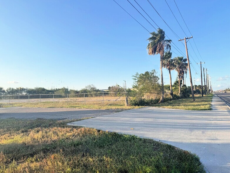 6161 Ayers St, Corpus Christi, TX à vendre - Photo principale - Image 1 de 3