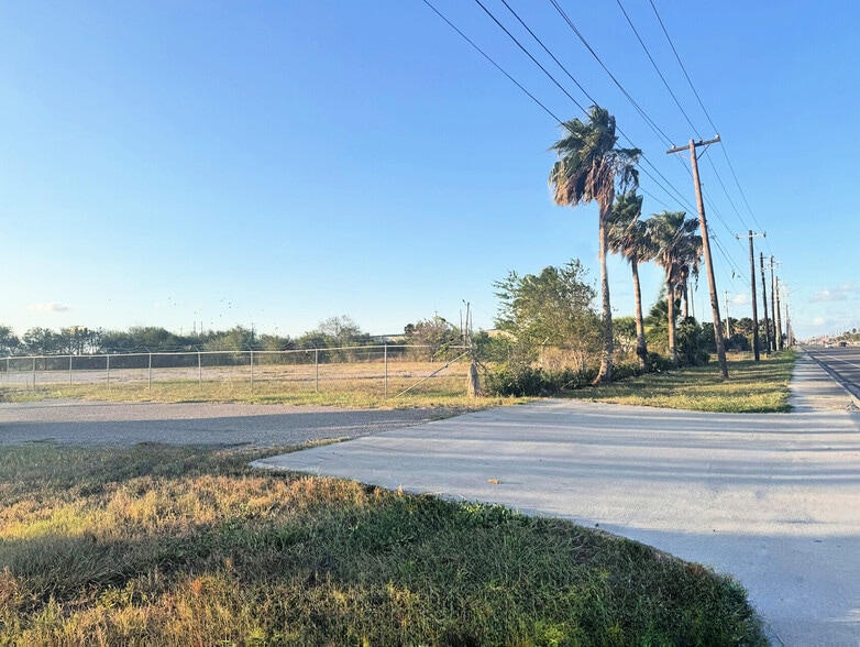 6161 Ayers St, Corpus Christi, TX for sale - Primary Photo - Image 1 of 3